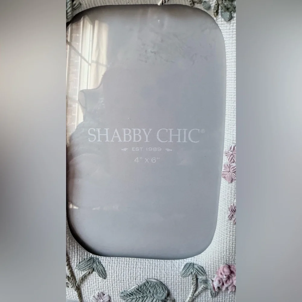 Chic Floral Embroidered ceramic Frame - Cream and Green